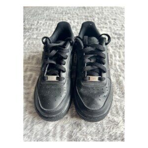 BLACK NIKE AIR FORCE